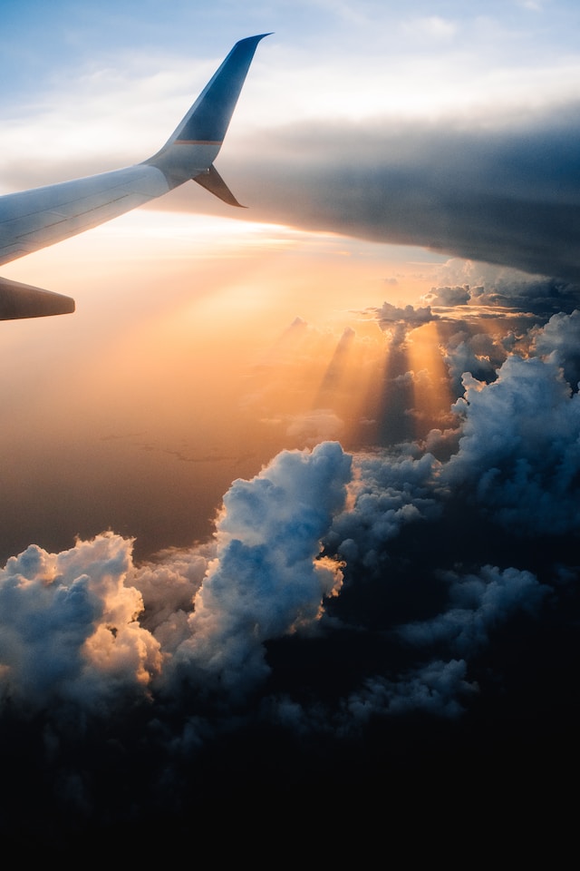 tom-barrett-M0AWNxnLaMw-unsplash-2-1